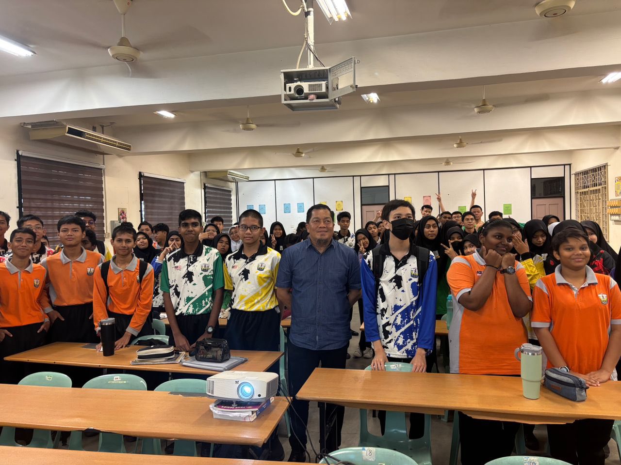 Siri-152 THE BEAUTY OF PHYSICS AND MATH